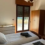 Mimmi בית נופש מרינה די מנקוורסה